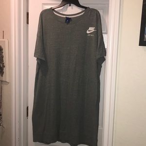 3x Nike dress
